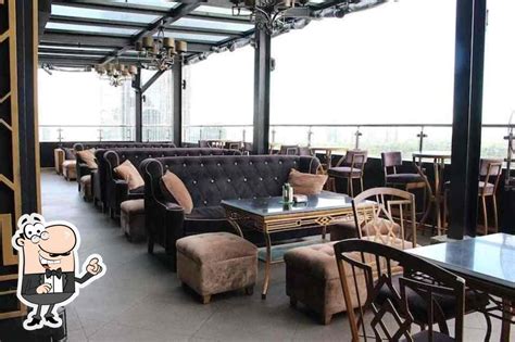 The Penthouse 8747 pub & bar, Makati .